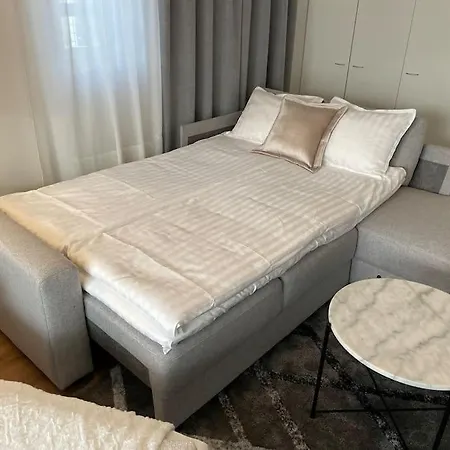 Apartment And Spacious
